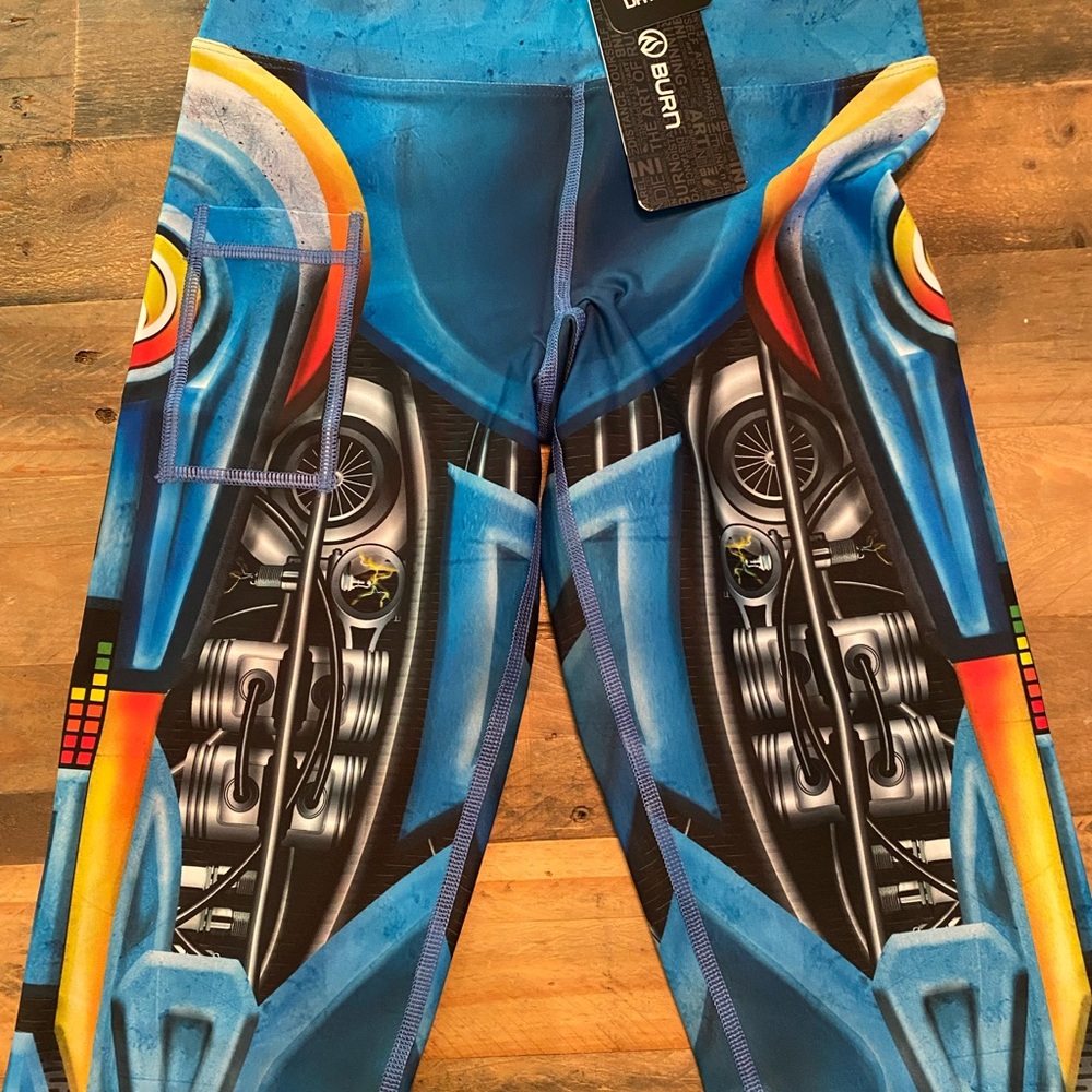 *Rare* INKnBURN Bio Droid capris sz 4